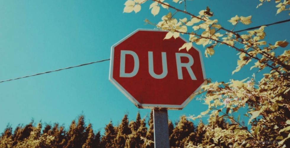 icimizdeki-dur-levhalari