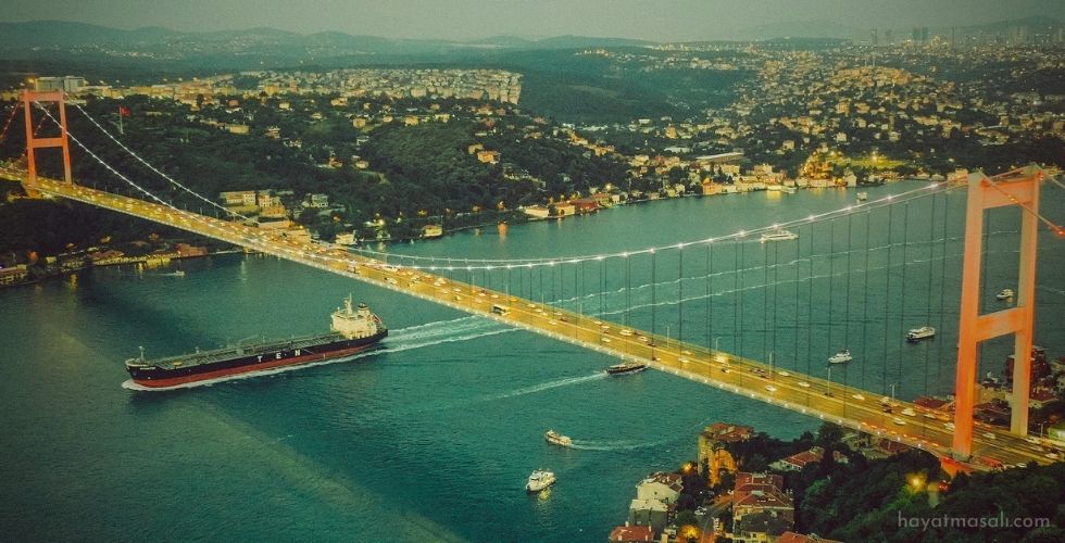 Beynin Boğaz Manzaralı Köşesinde Biriken İmkansız Hayaller